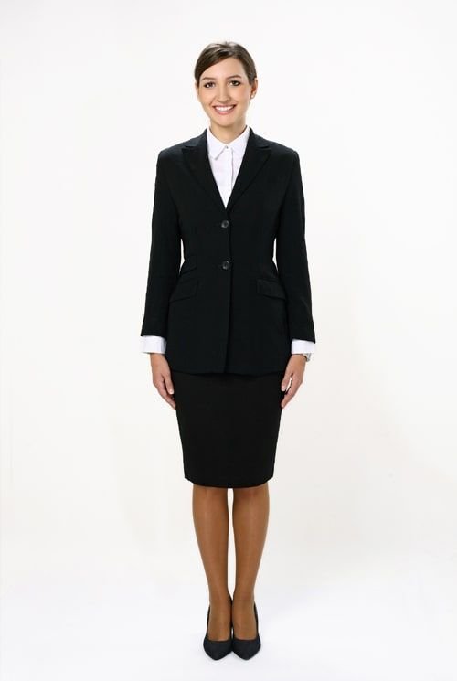 Foto formal corpo inteiro Emirates para dossiê Cabin Crew Open Day